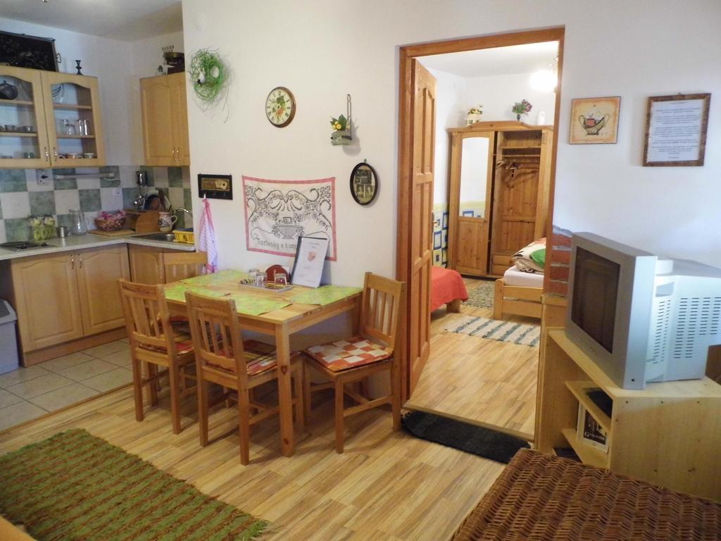Bakonyi Apartmanhaz Eplény Exterior photo