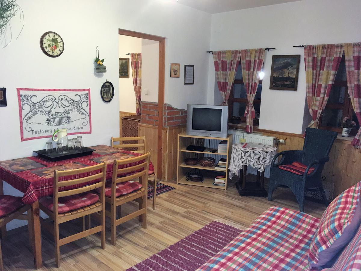 Bakonyi Apartmanhaz Eplény Exterior photo